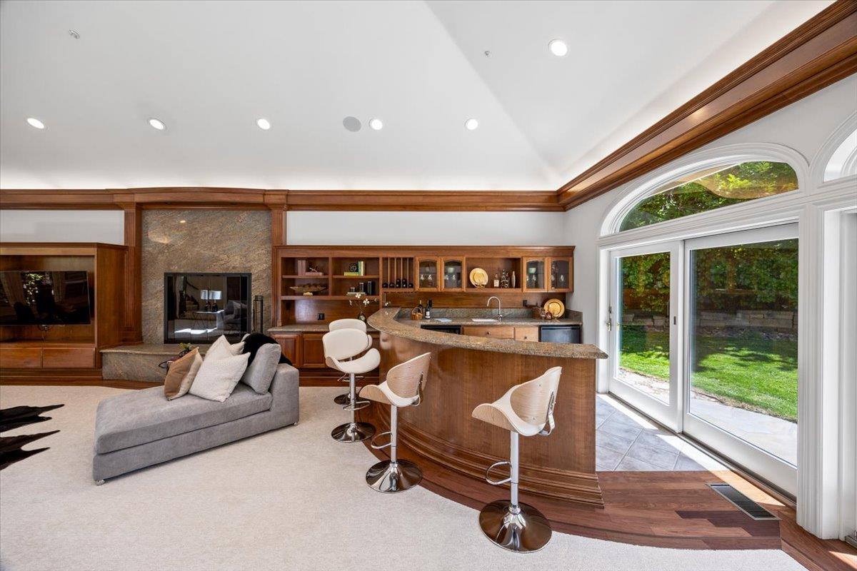 801 Eucalyptus AVE