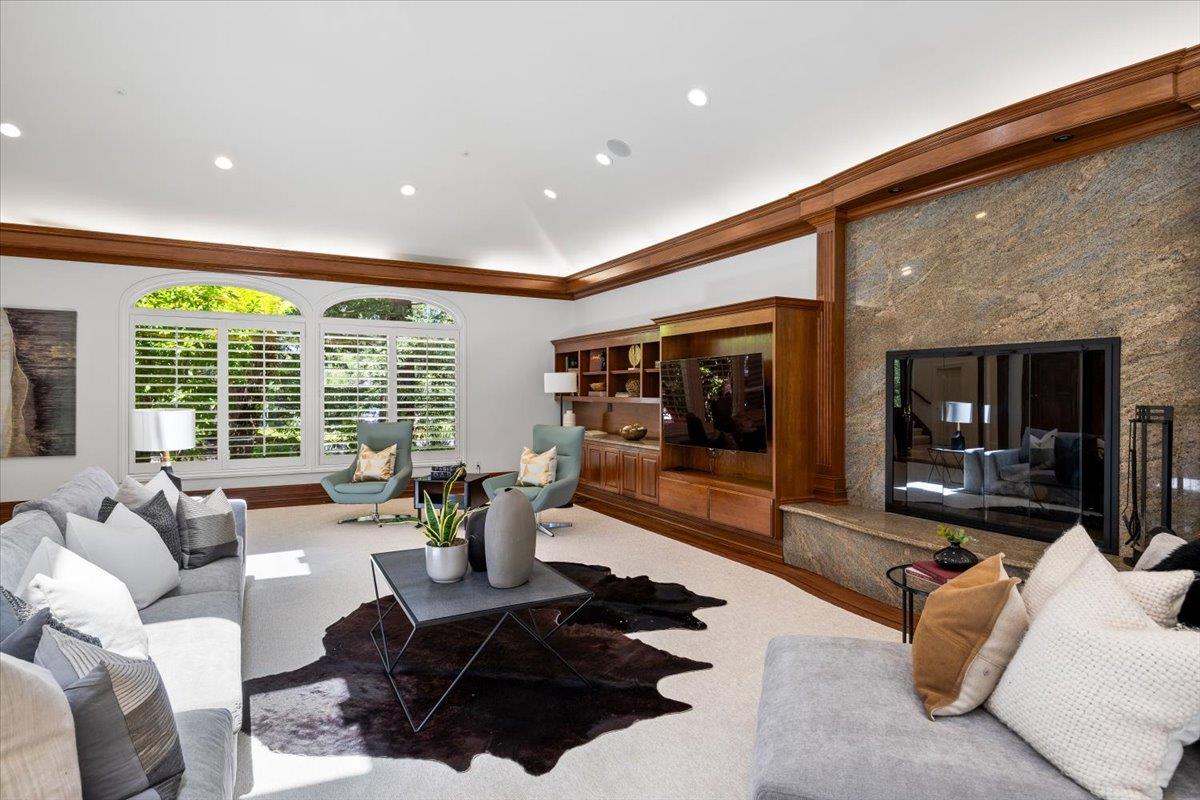 801 Eucalyptus AVE