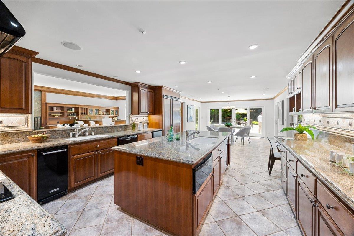 801 Eucalyptus AVE