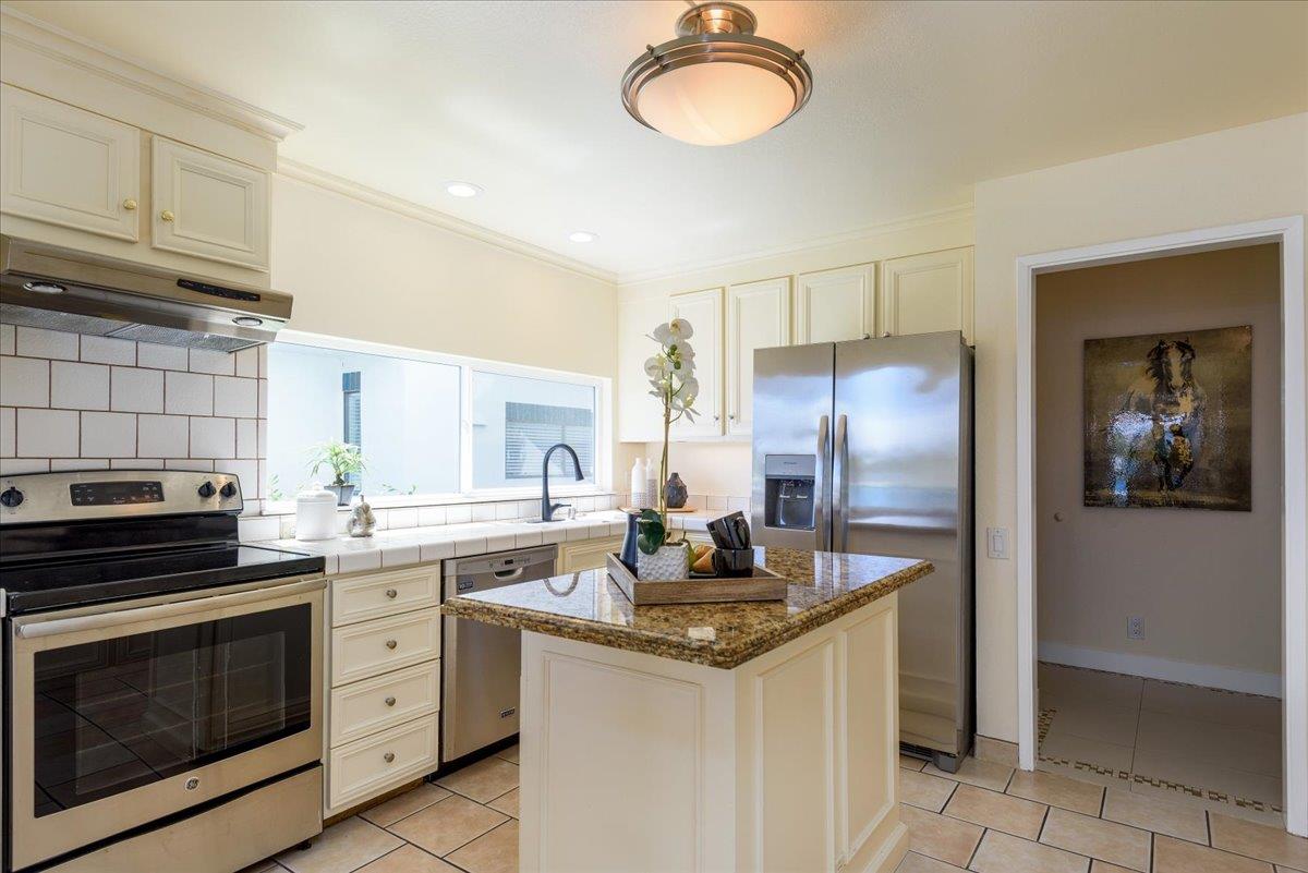 933 Lido LN