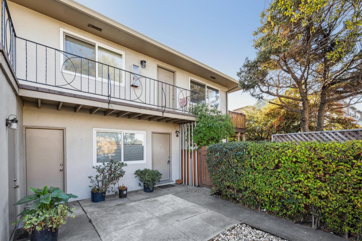 900 Toyon DR