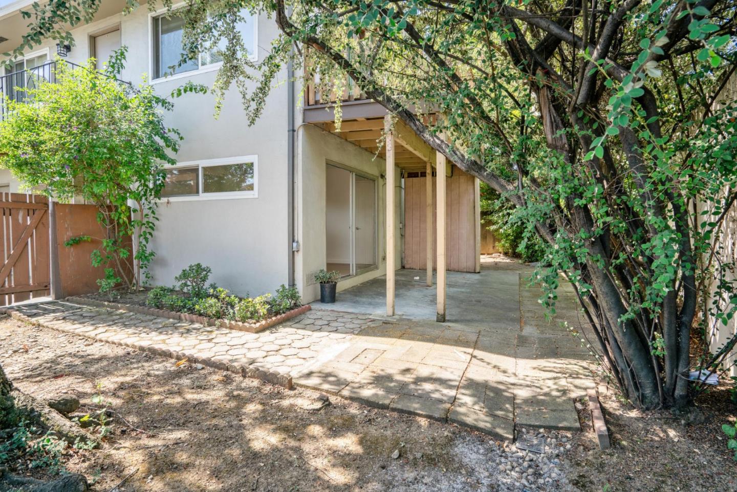 900 Toyon DR