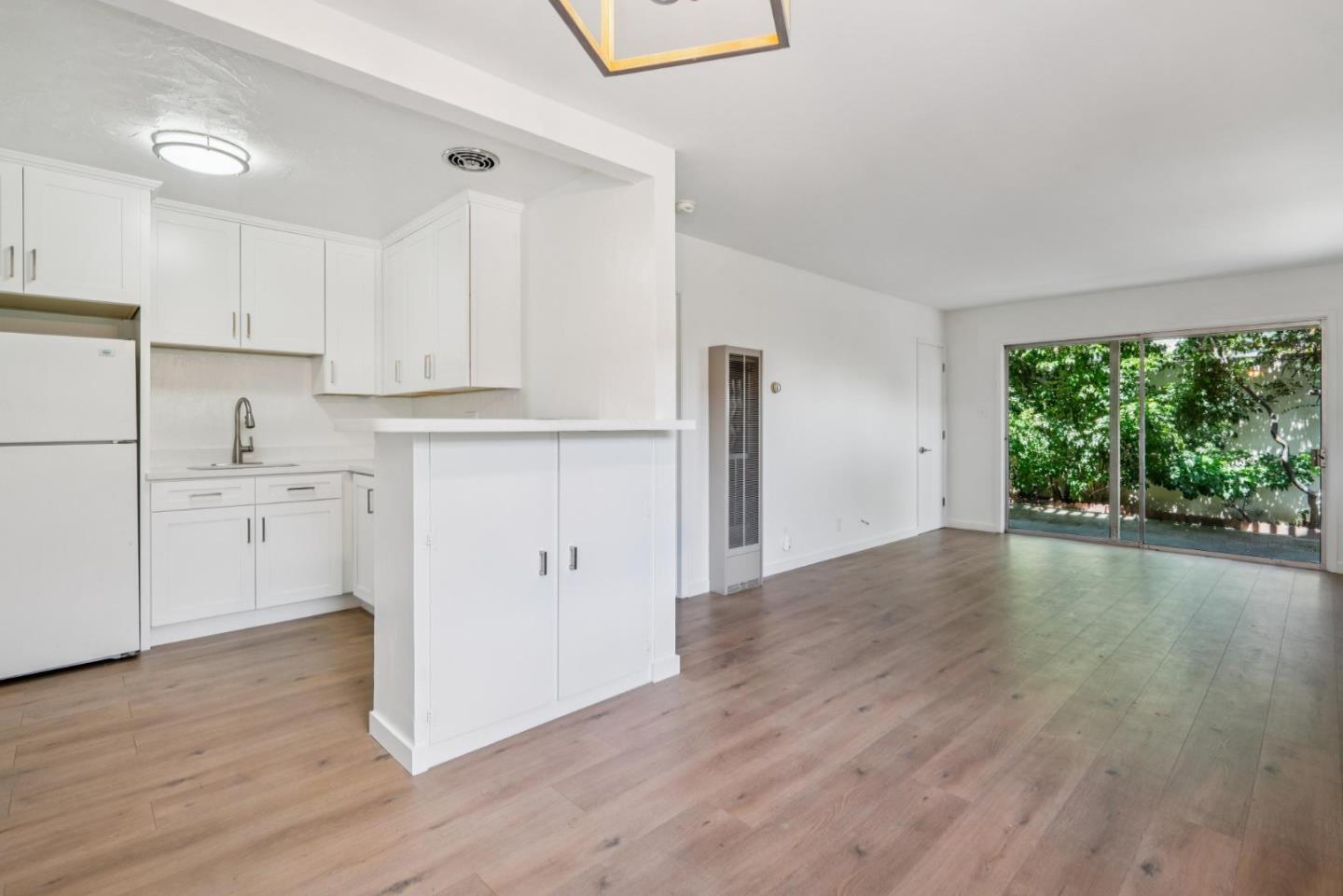 900 Toyon DR