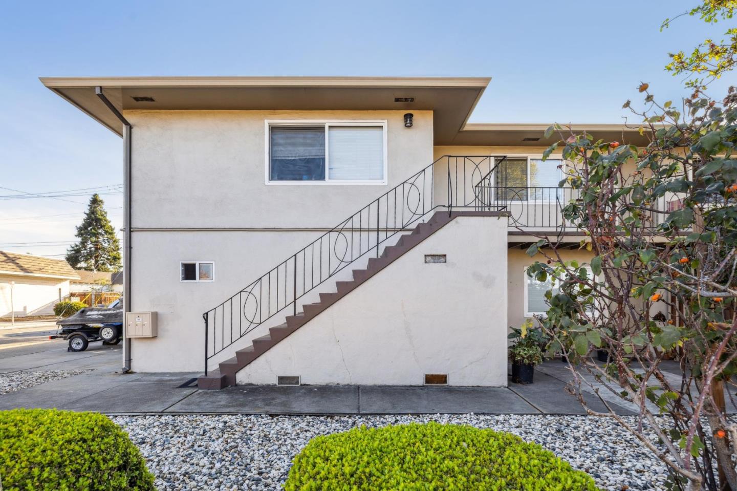900 Toyon DR