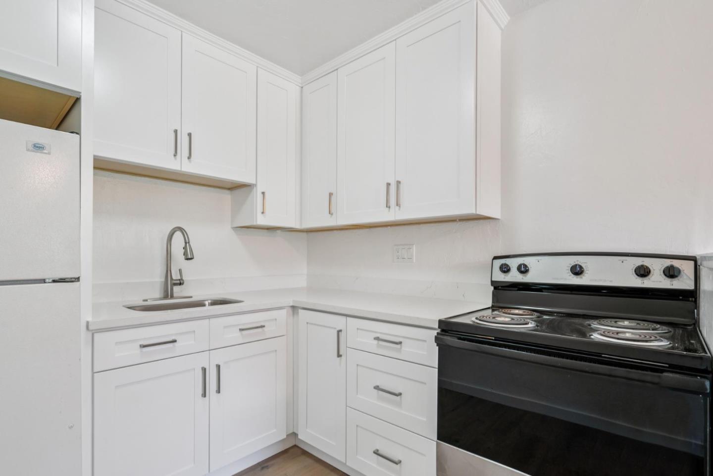 900 Toyon DR