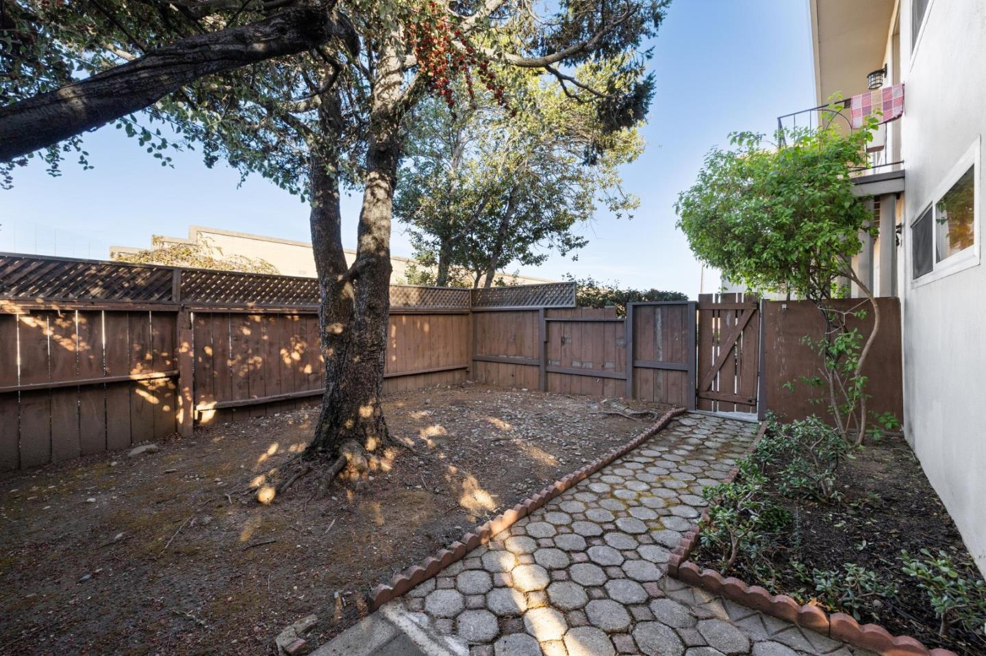 900 Toyon DR