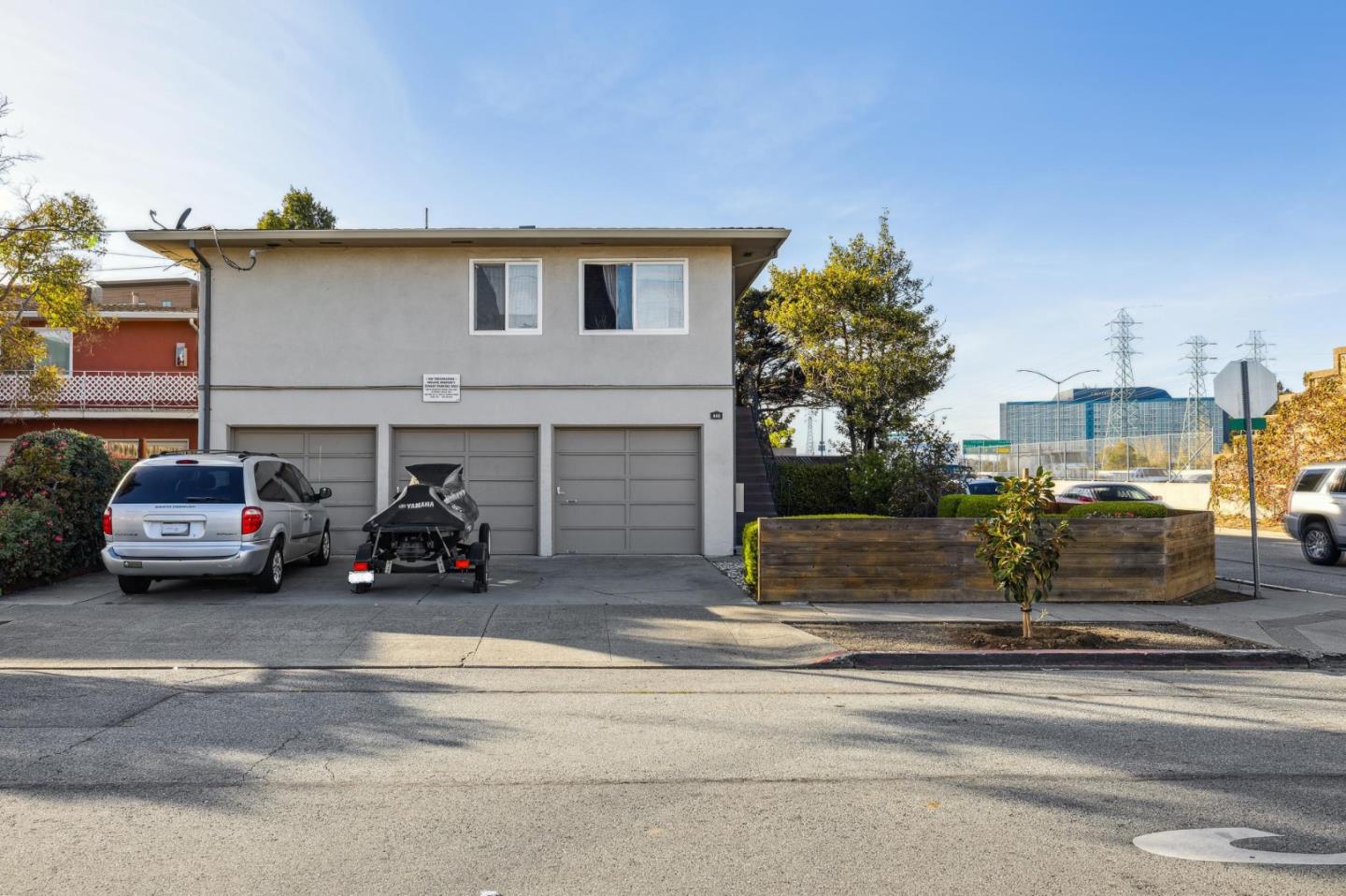 900 Toyon DR