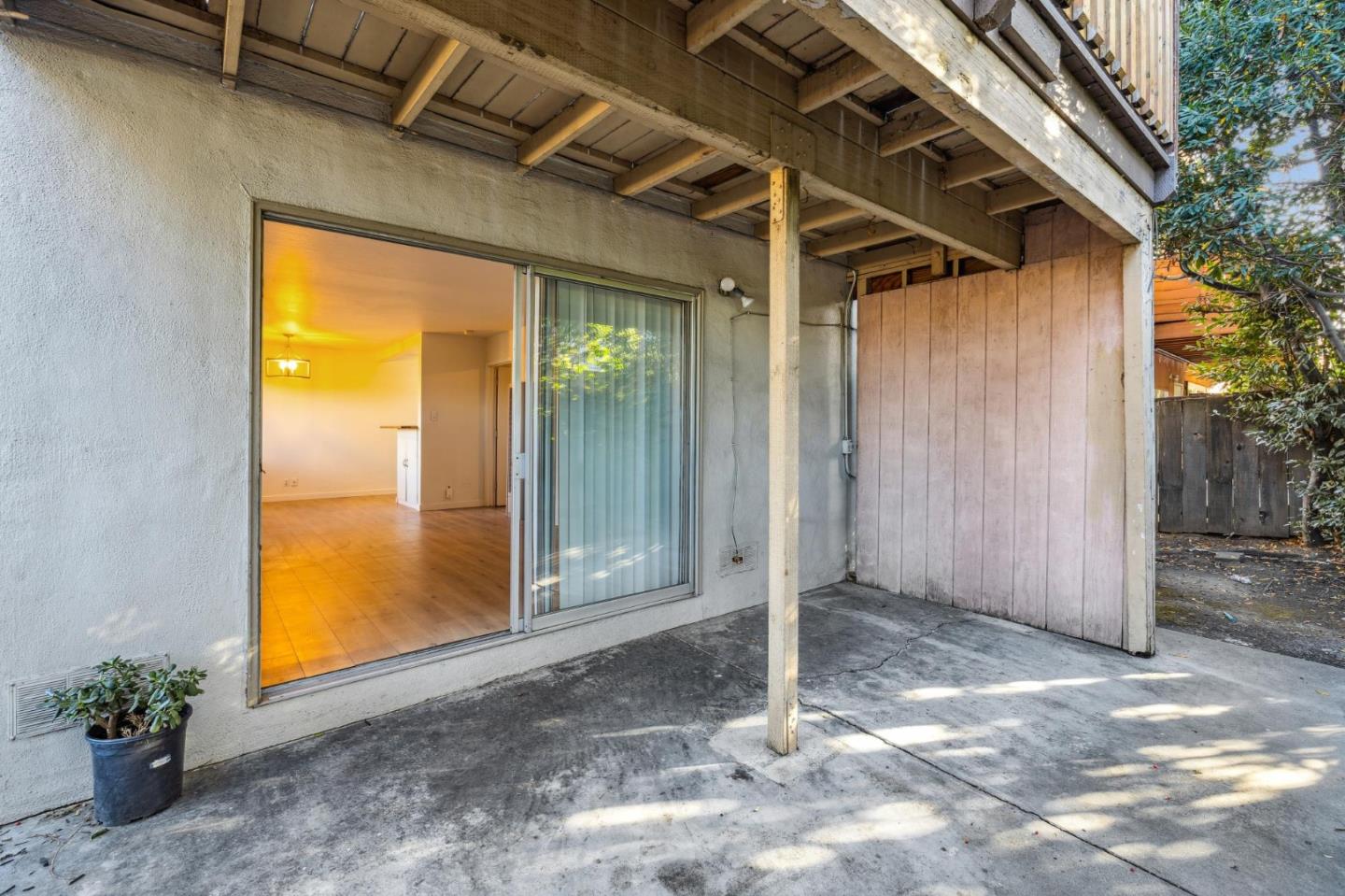 900 Toyon DR