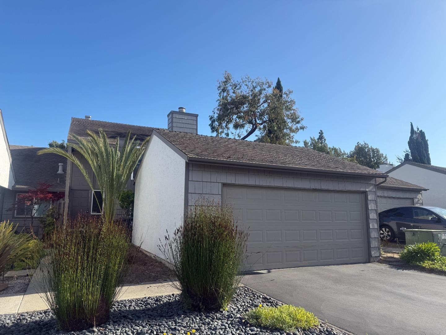 982 Marquette LN