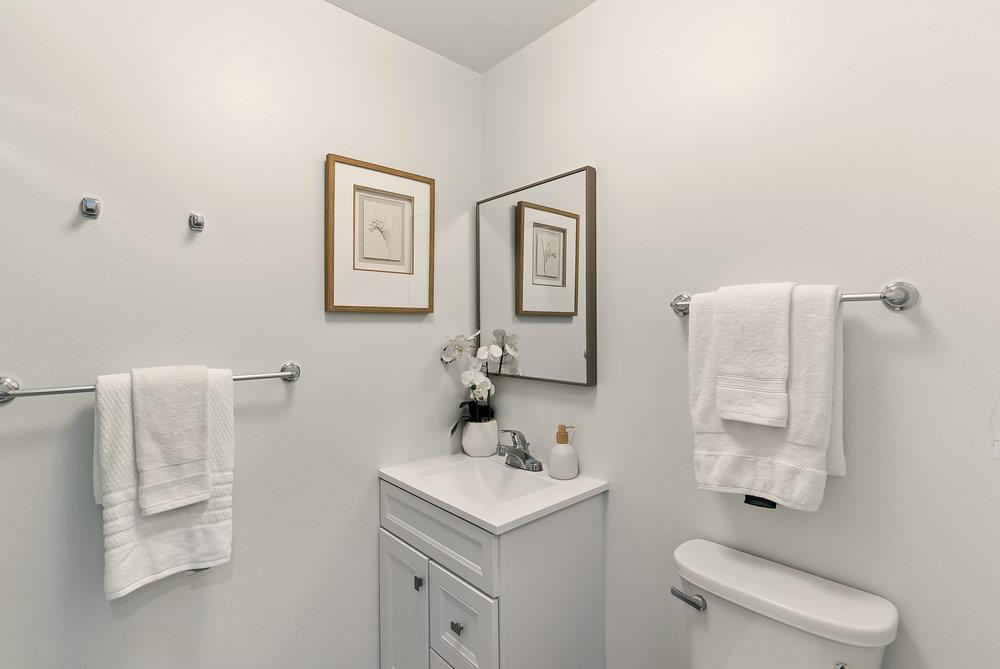 707 Fathom DR 102
