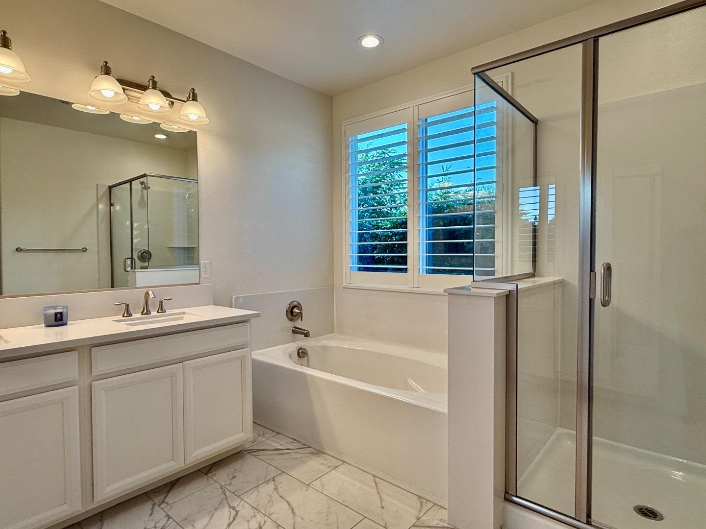 2700 Alexia LN