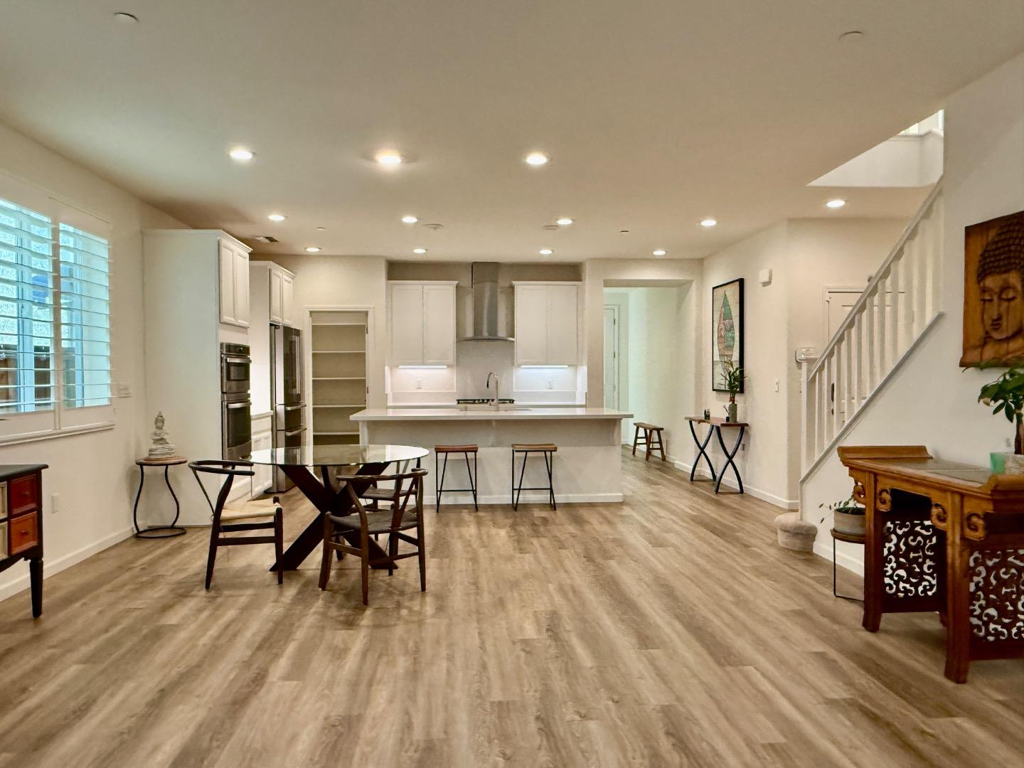 2700 Alexia LN