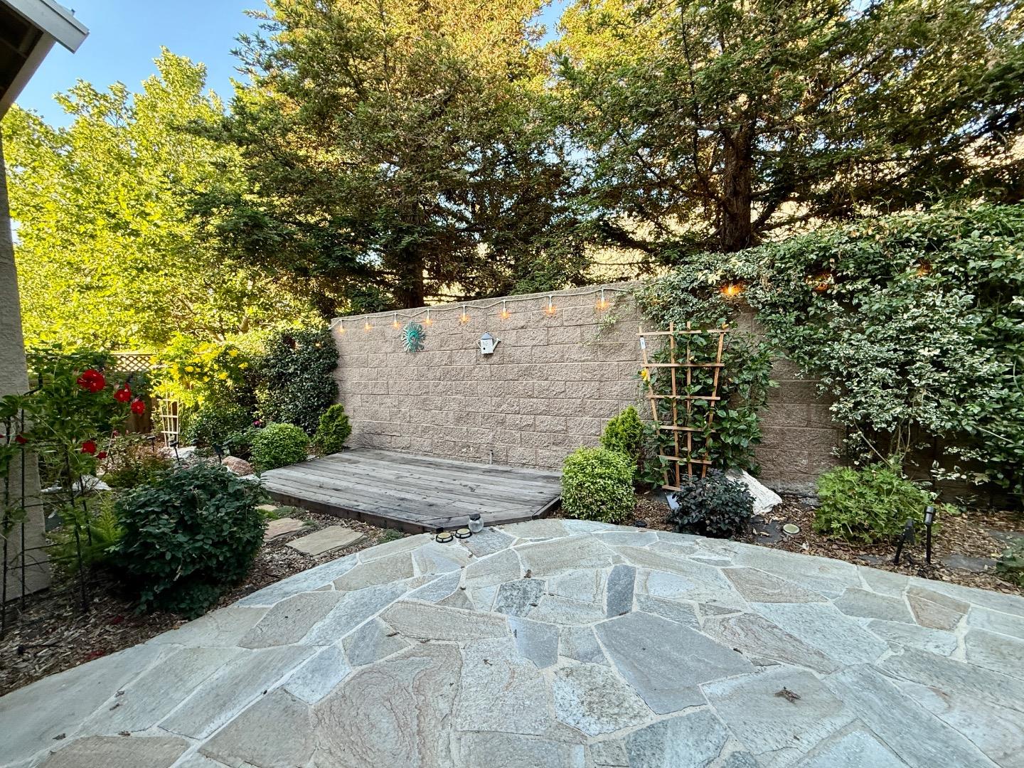 2700 Alexia LN