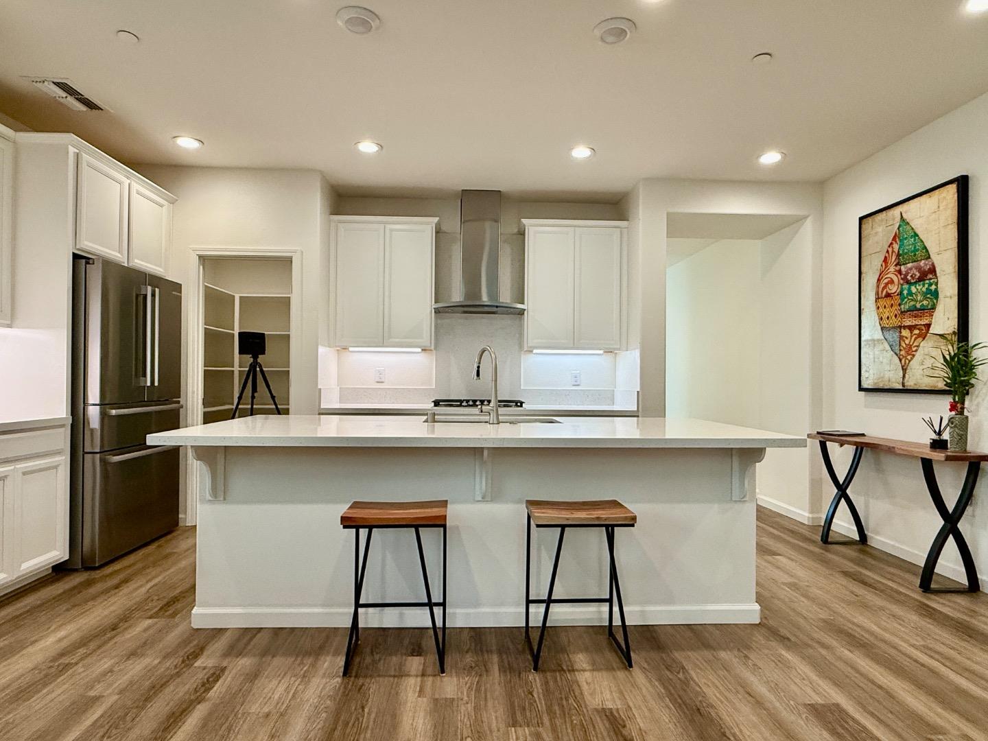 2700 Alexia LN