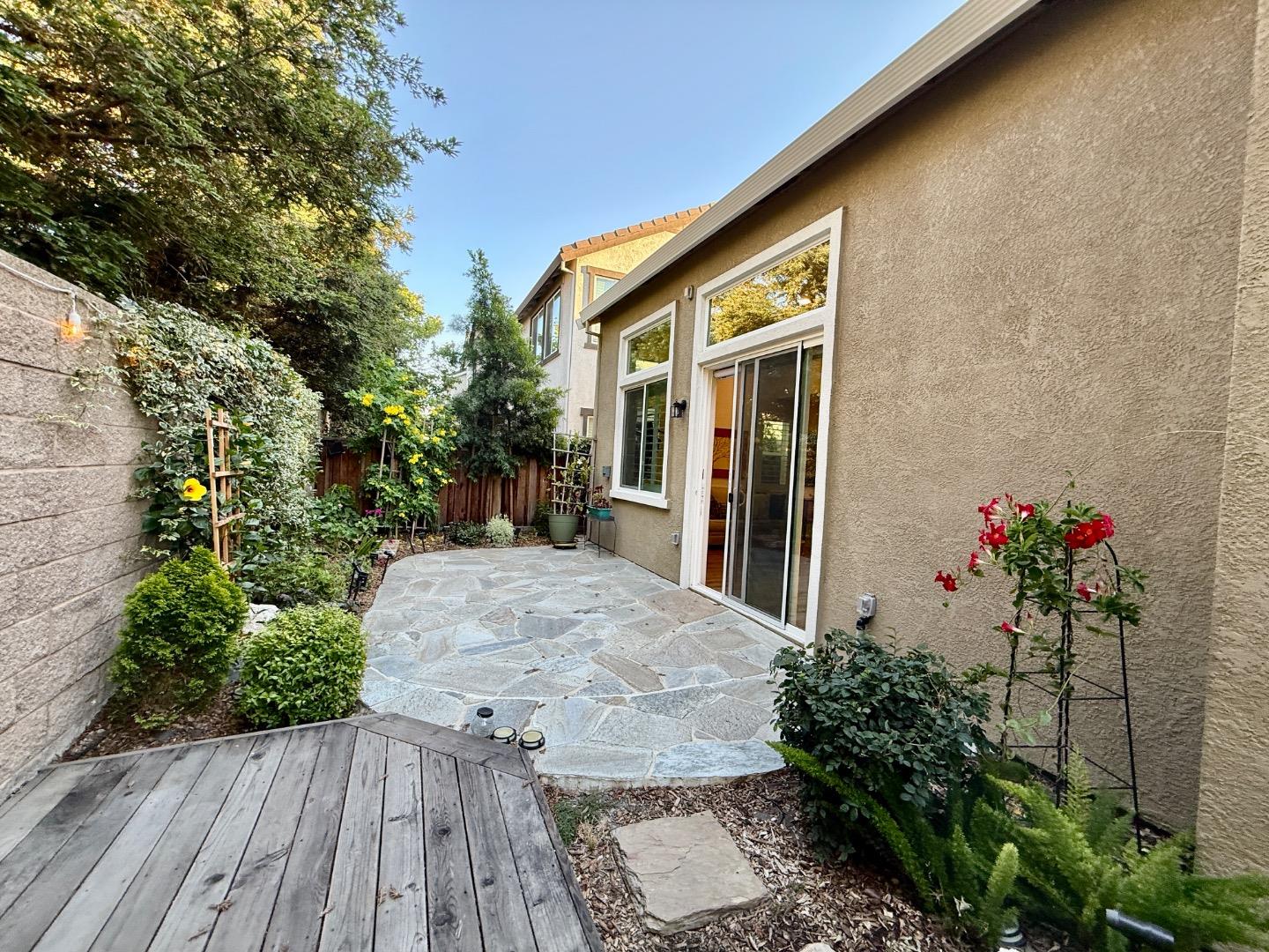 2700 Alexia LN