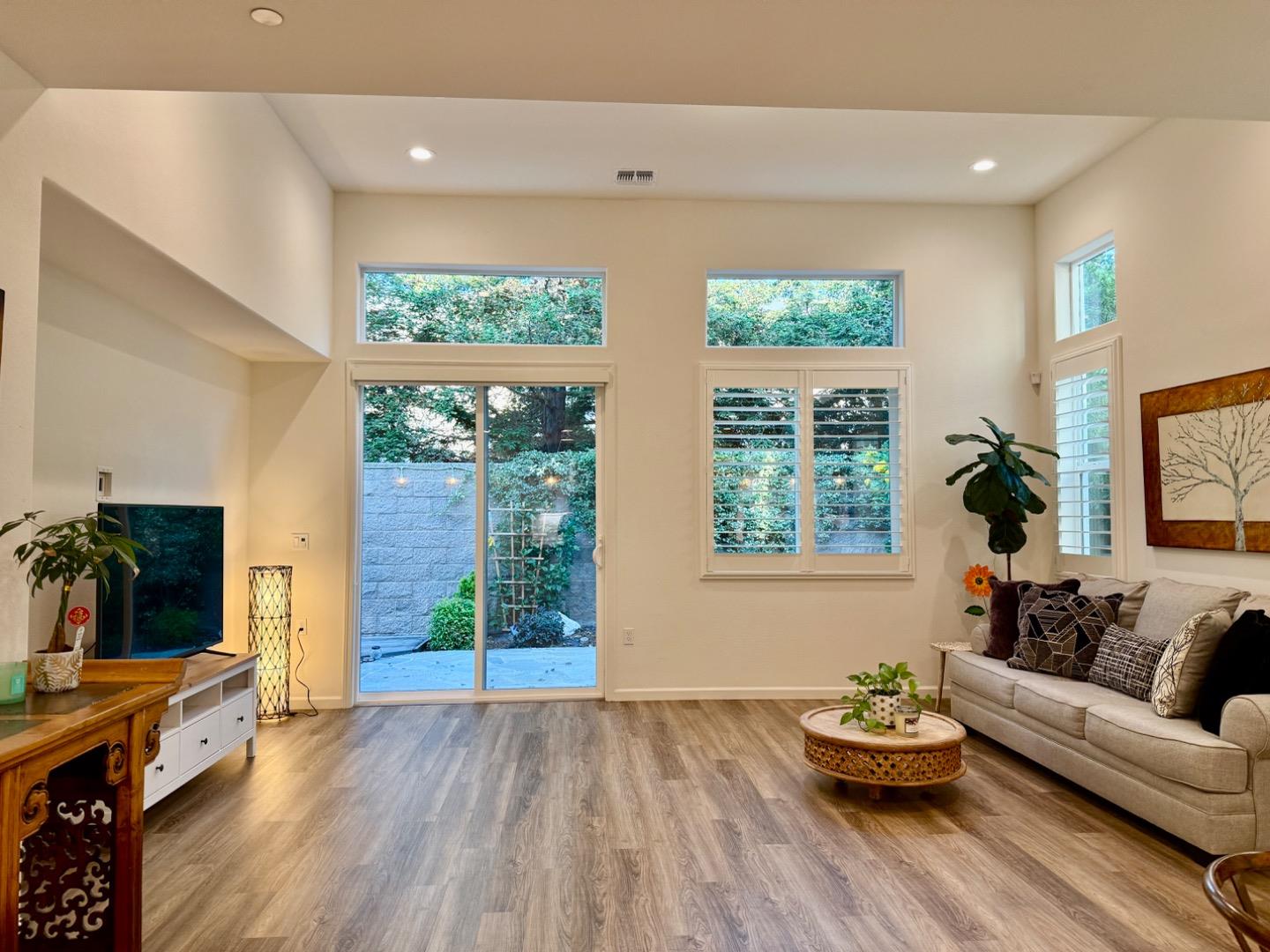2700 Alexia LN