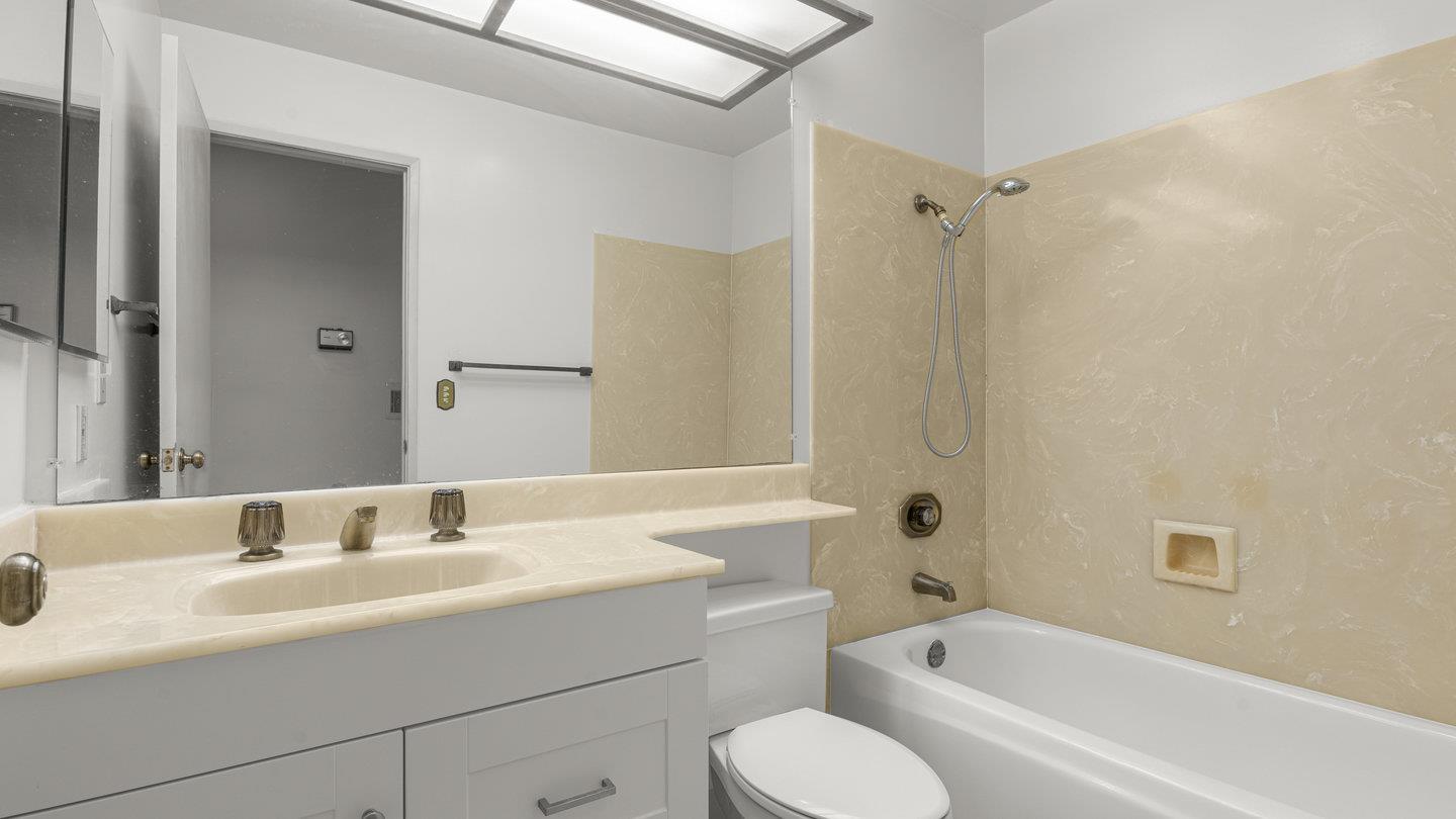 780 Sea Spray Lane 211