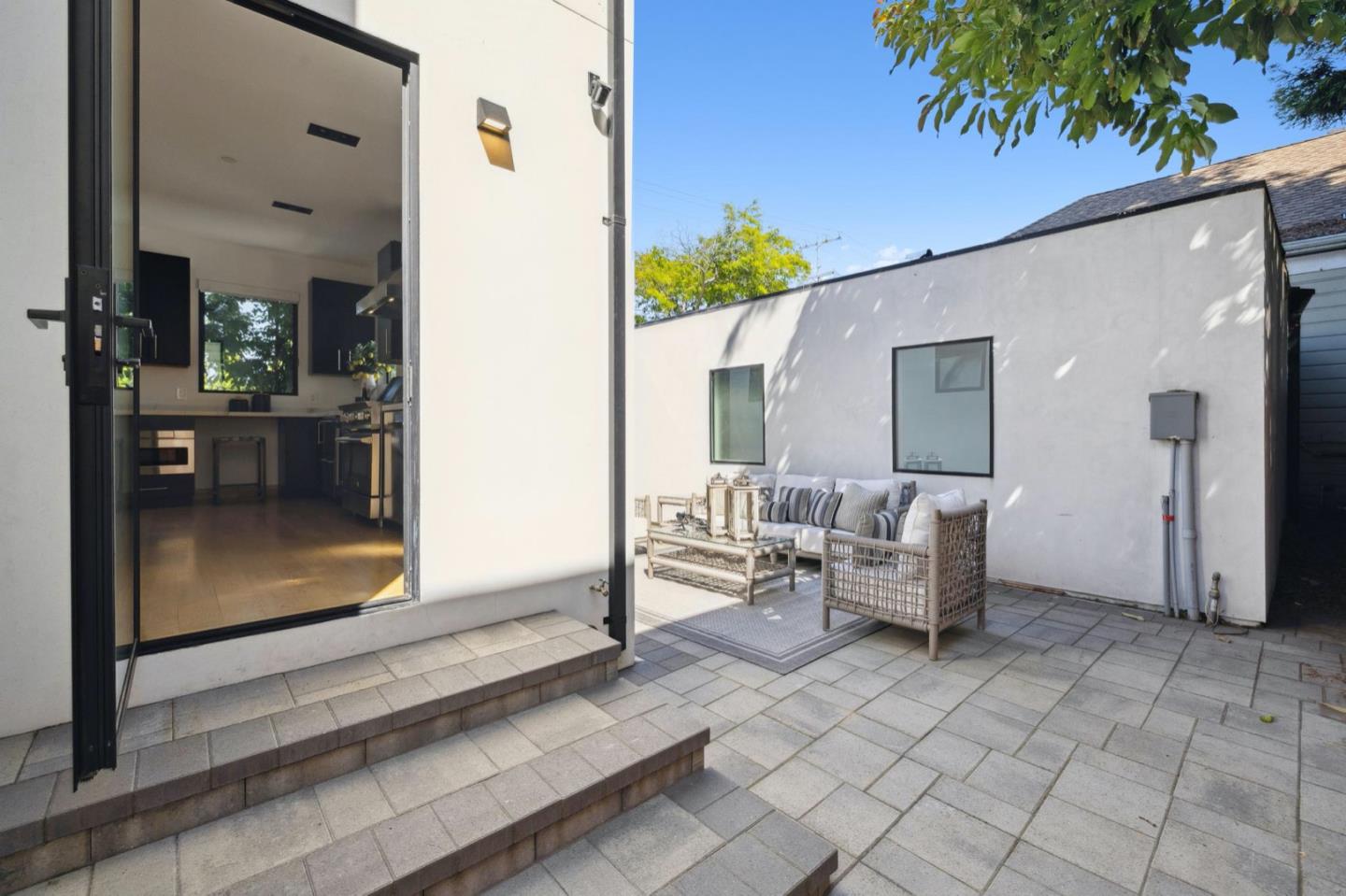 33 Highland Avenue