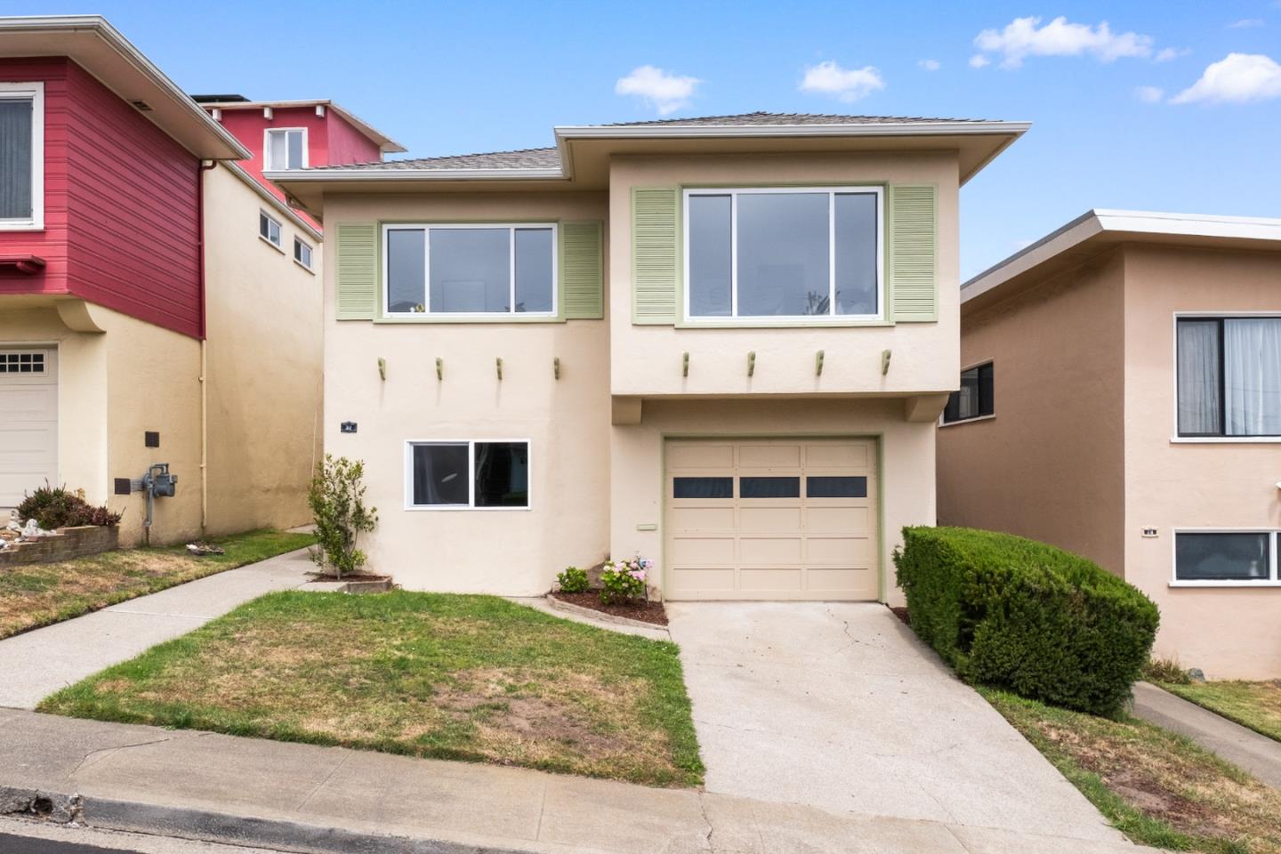 32 Crestview Avenue