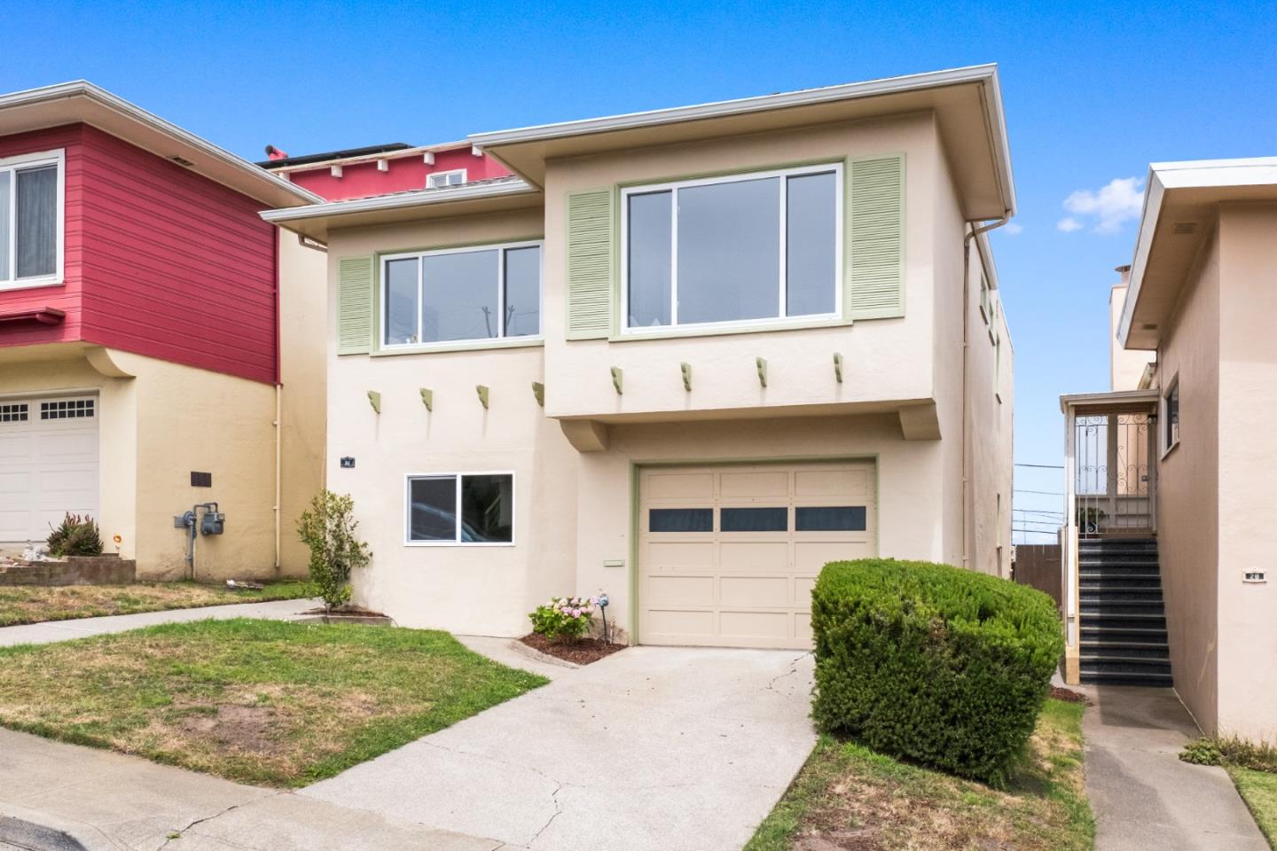 32 Crestview Avenue