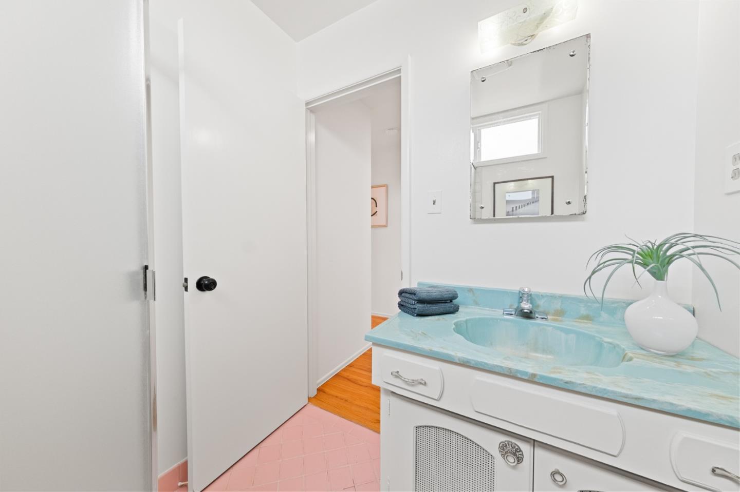 32 Crestview Avenue