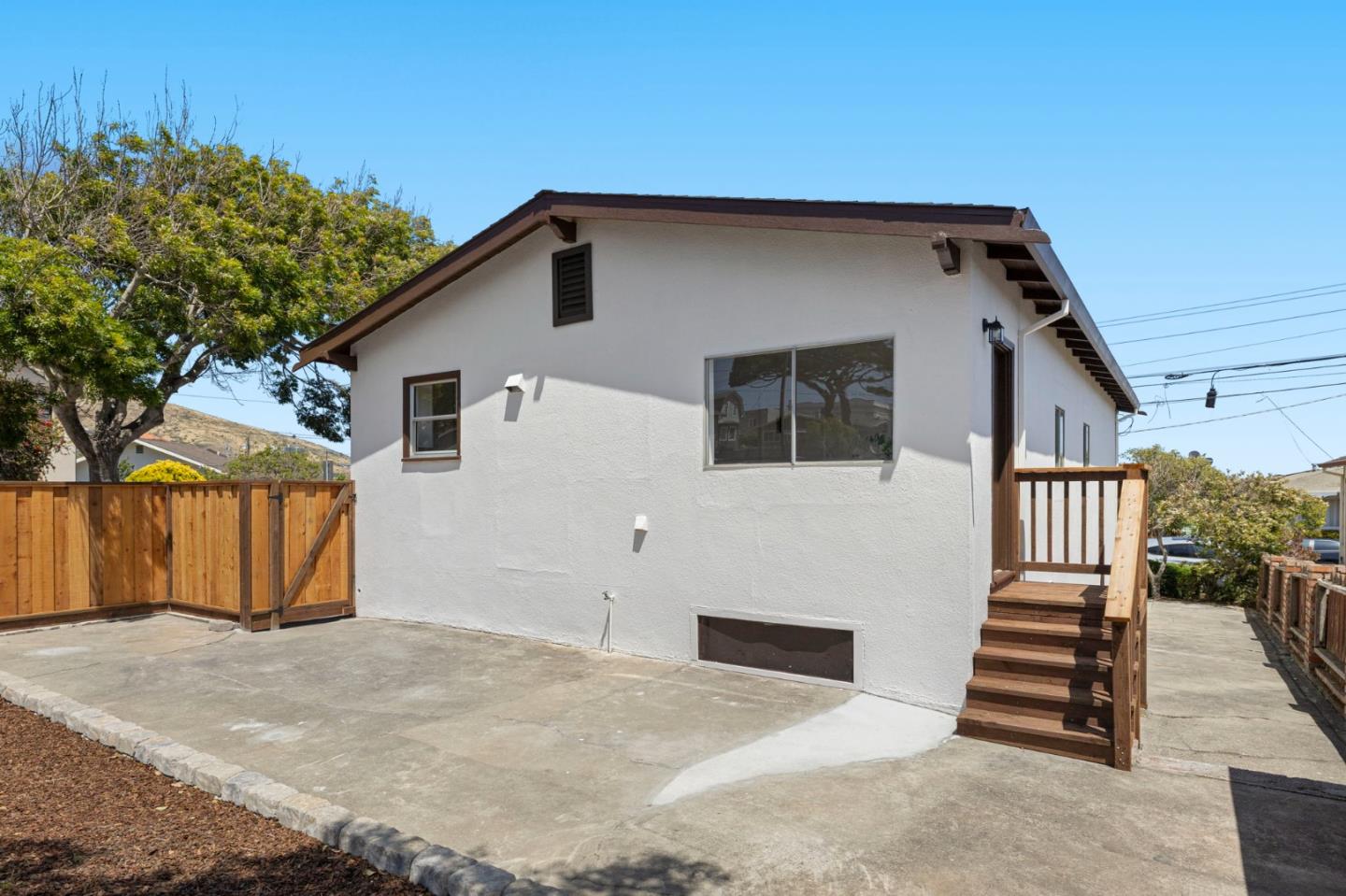 423 Walnut Avenue