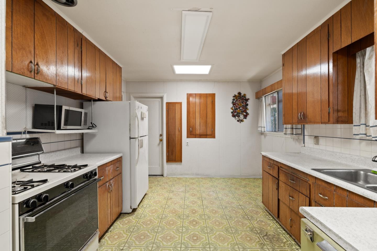 153 Occidental Avenue