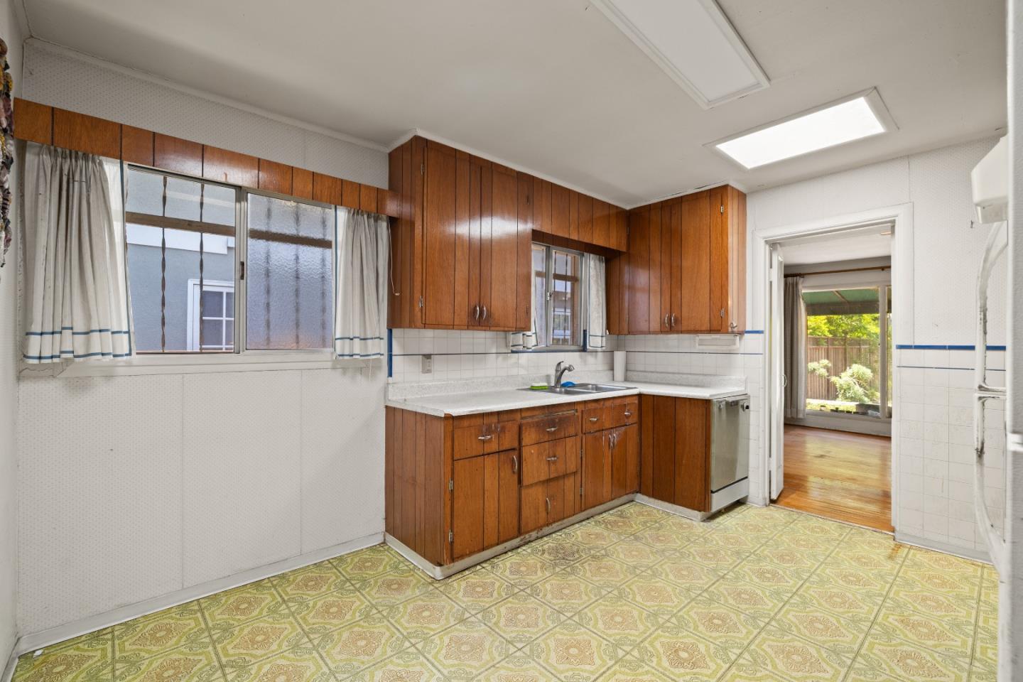 153 Occidental Avenue