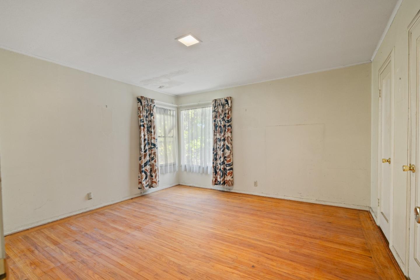 153 Occidental Avenue