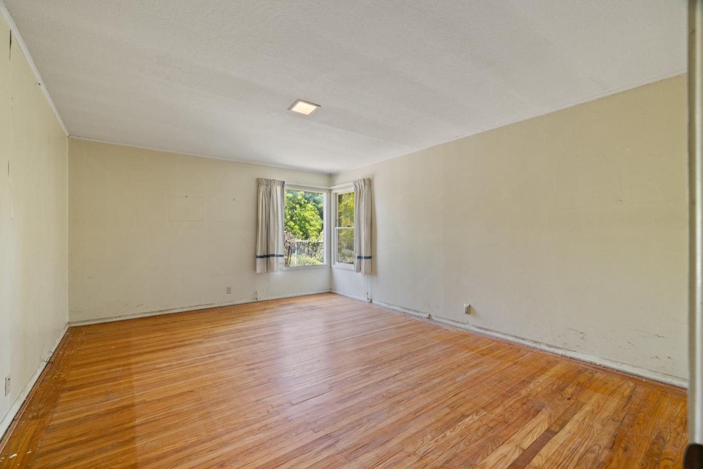 153 Occidental Avenue