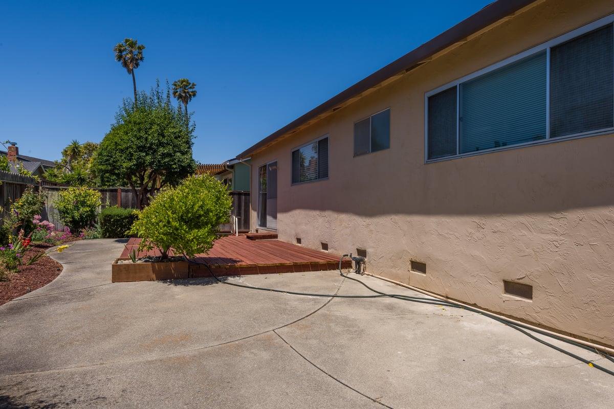 748 Gull Avenue