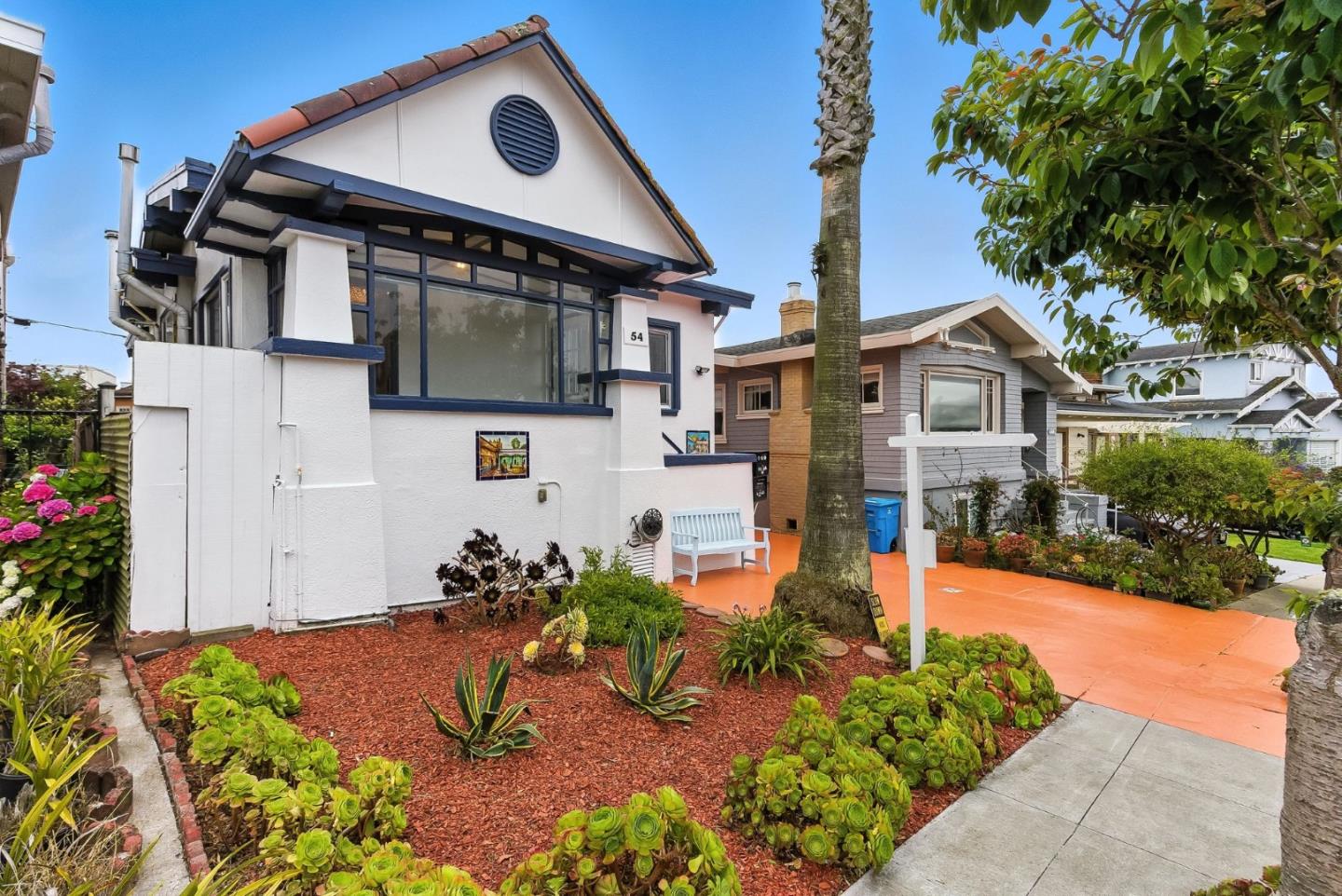 52-54 Eastwood Drive