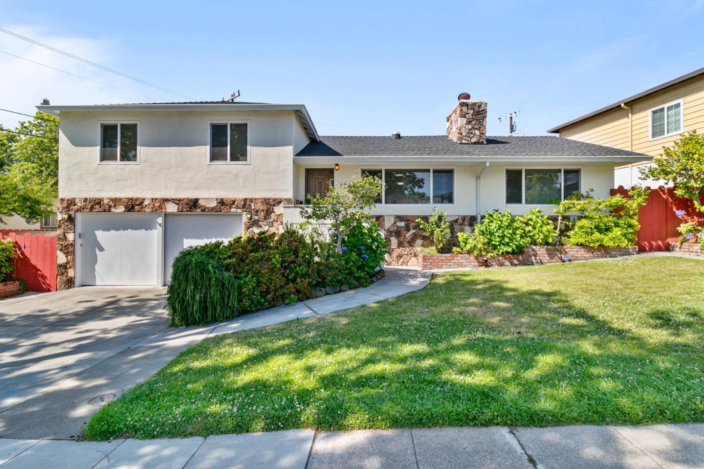 1118 Alameda De Las Pulgas