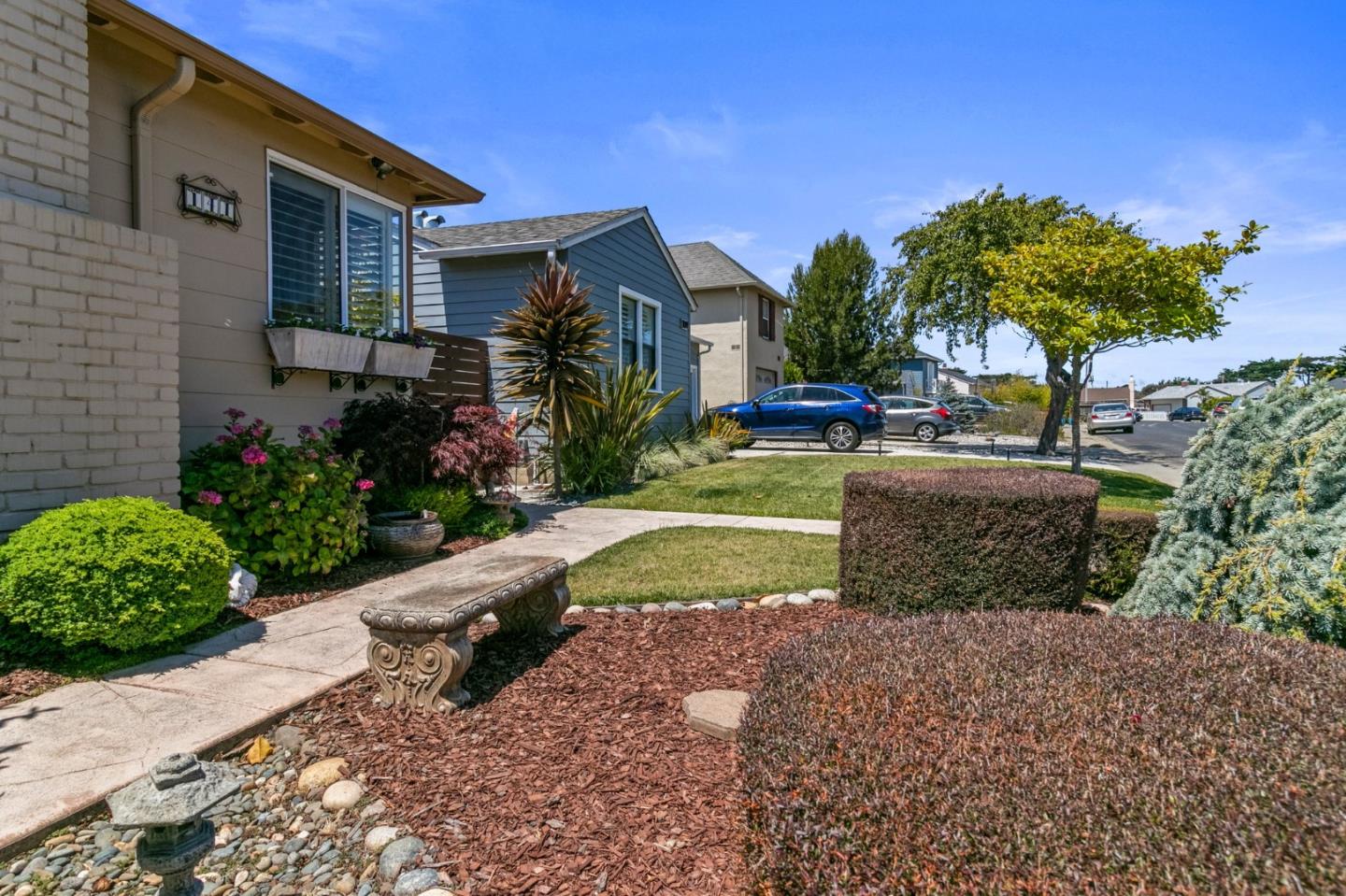141 Knoll Circle