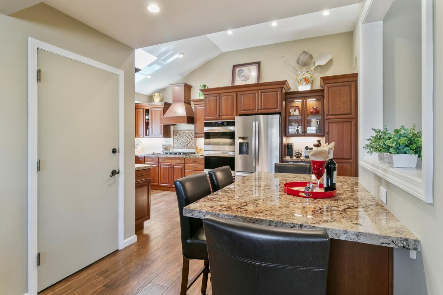 141 Knoll Circle