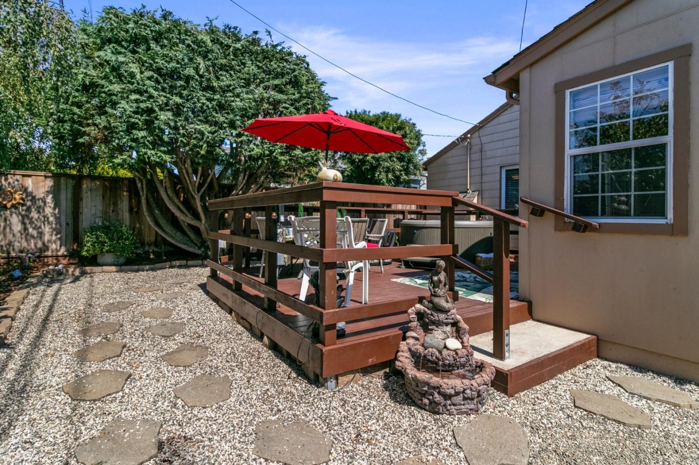 141 Knoll Circle