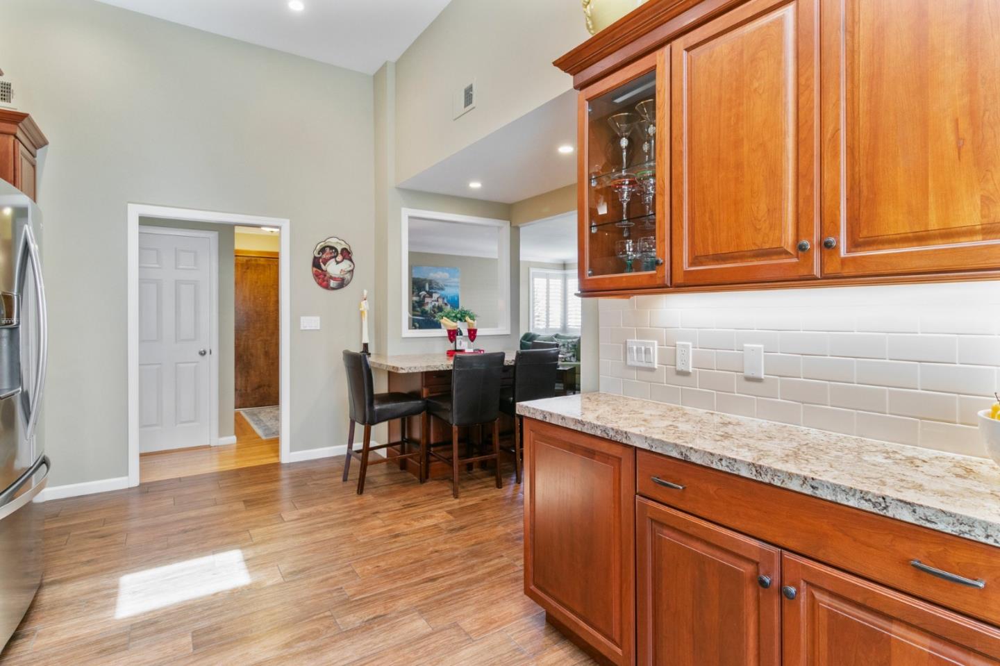 141 Knoll Circle