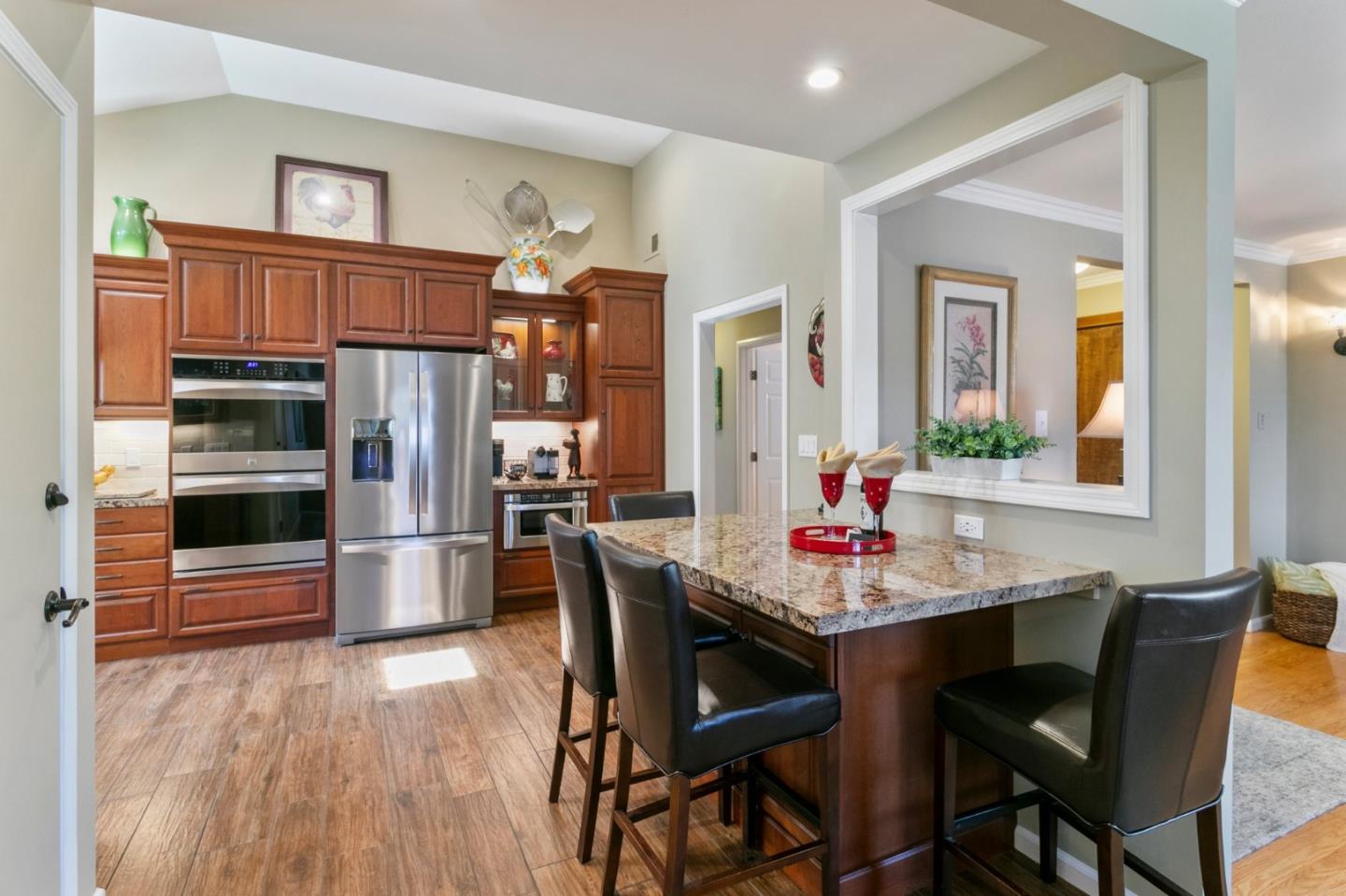 141 Knoll Circle