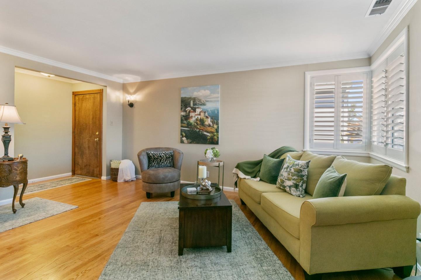 141 Knoll Circle