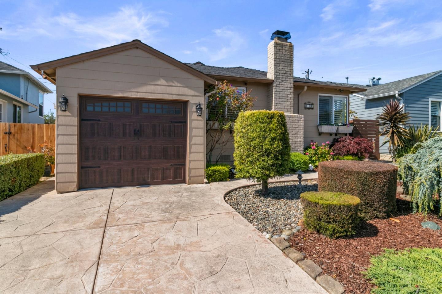 141 Knoll Circle