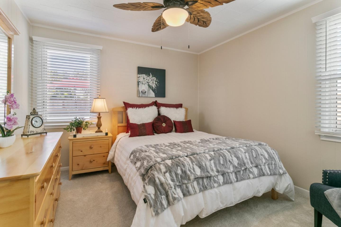 141 Knoll Circle
