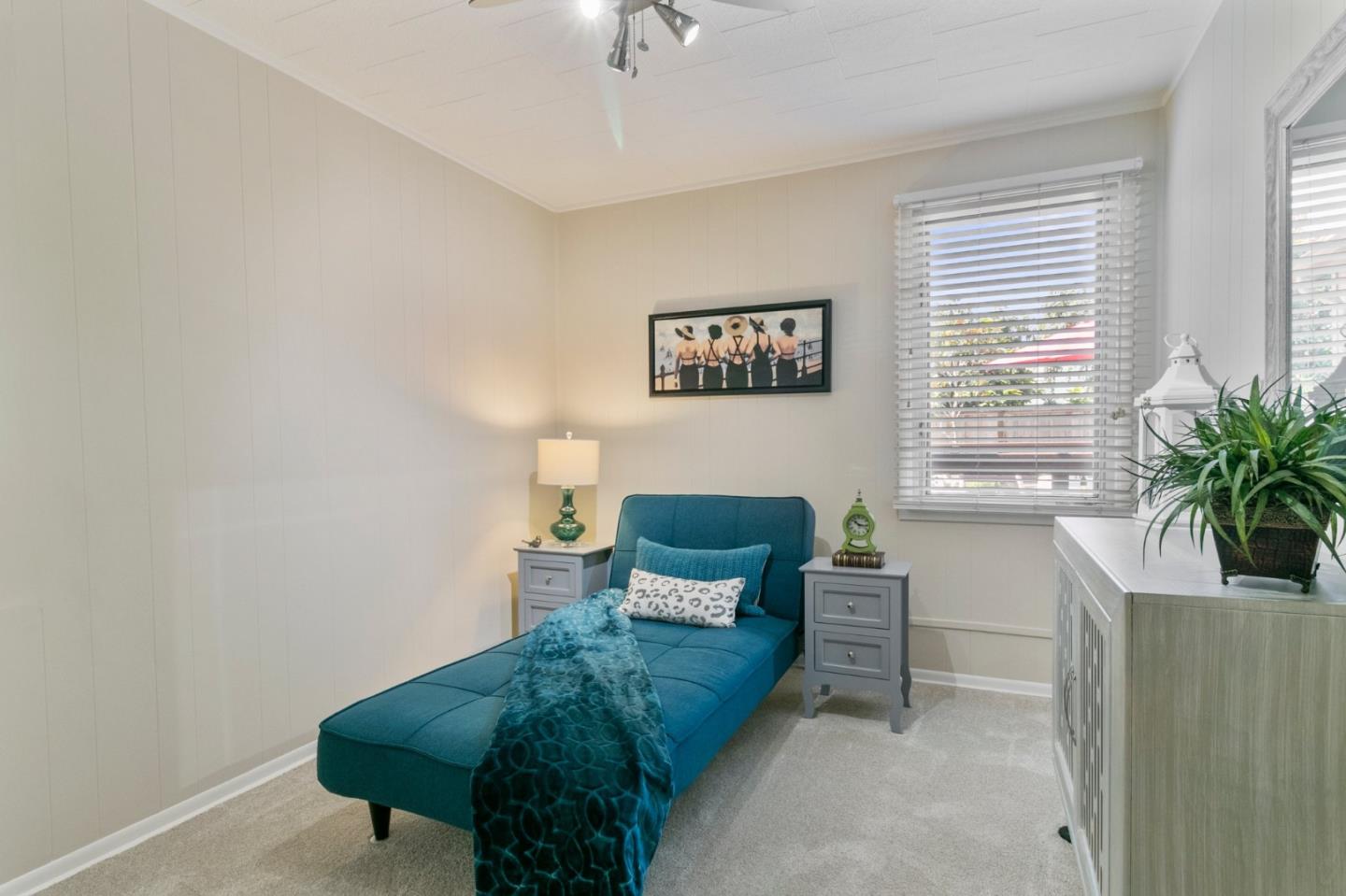 141 Knoll Circle