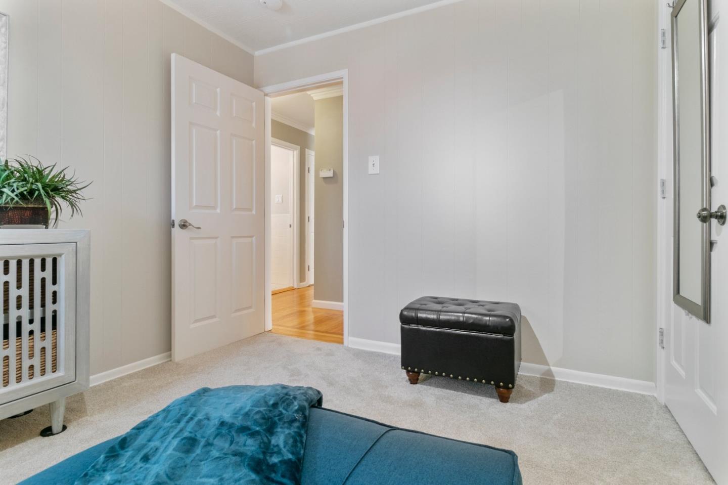 141 Knoll Circle