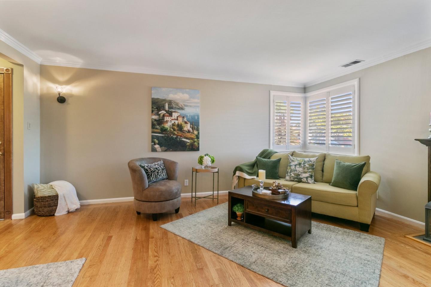 141 Knoll Circle
