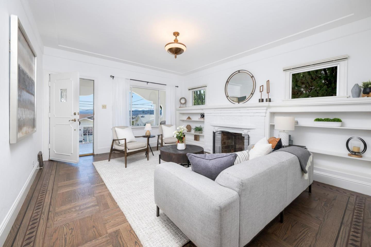 633 Pine Terrace