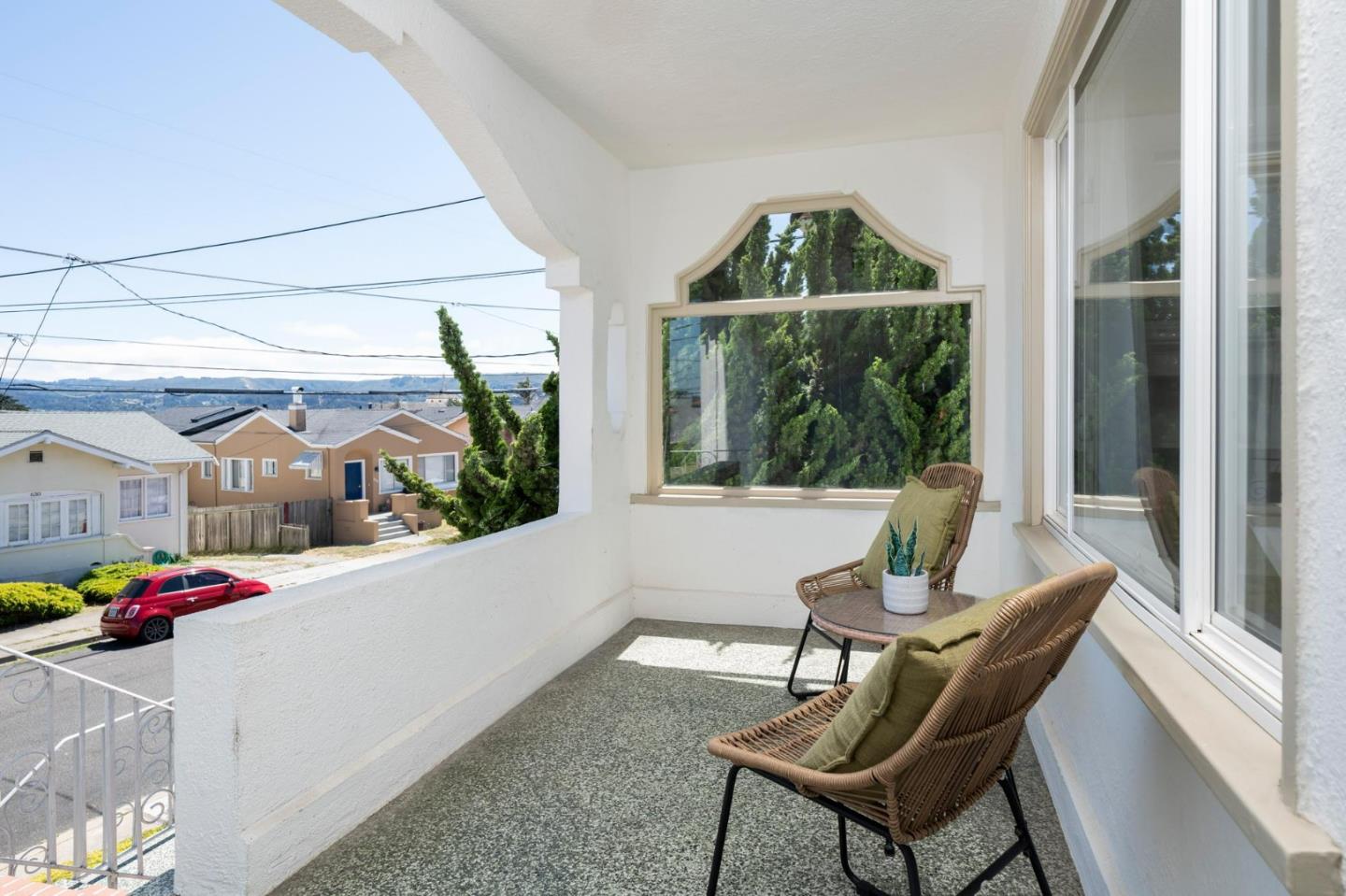 633 Pine Terrace