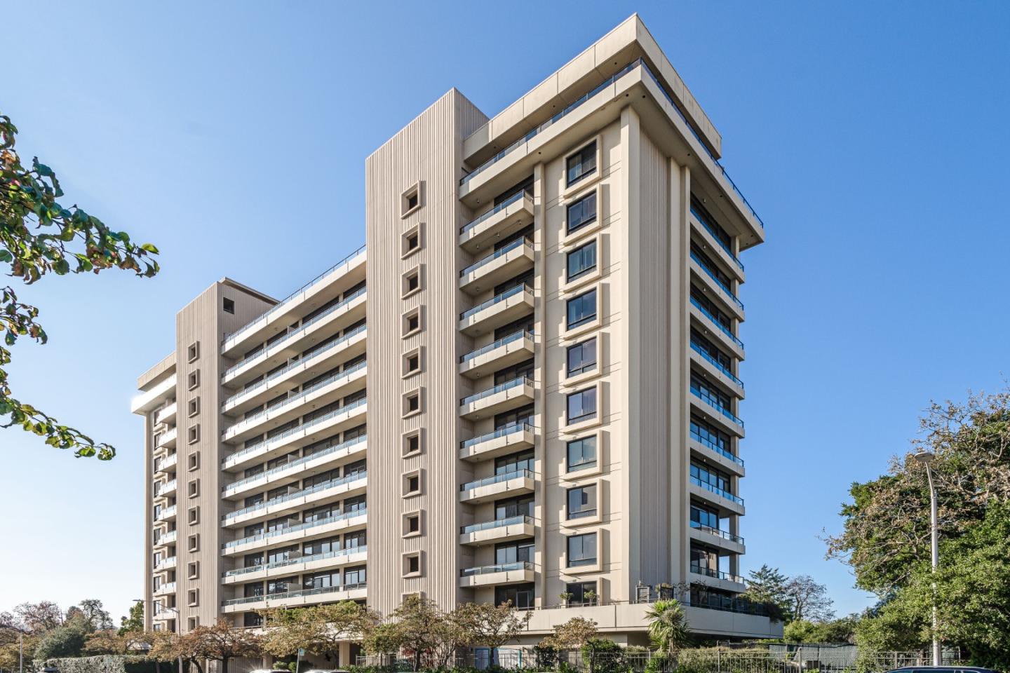 20 West 3rd Avenue 202