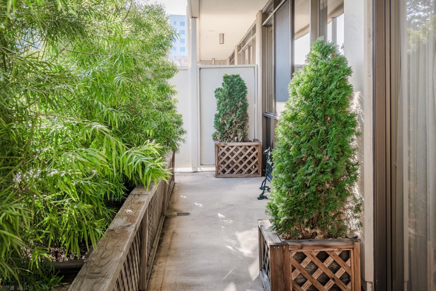 20 West 3rd Avenue 202
