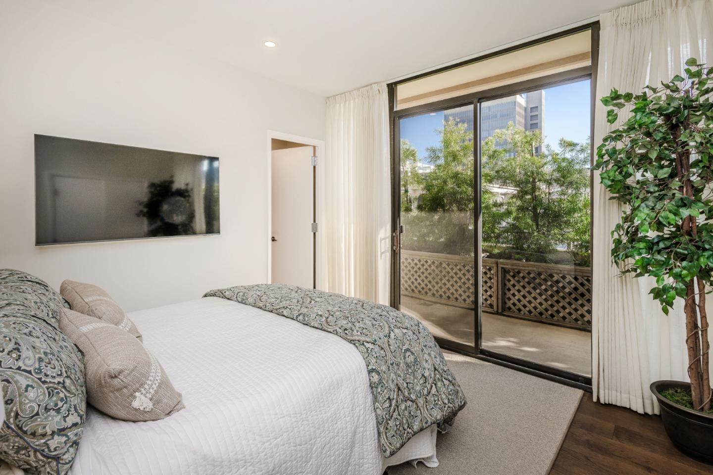 20 West 3rd Avenue 202
