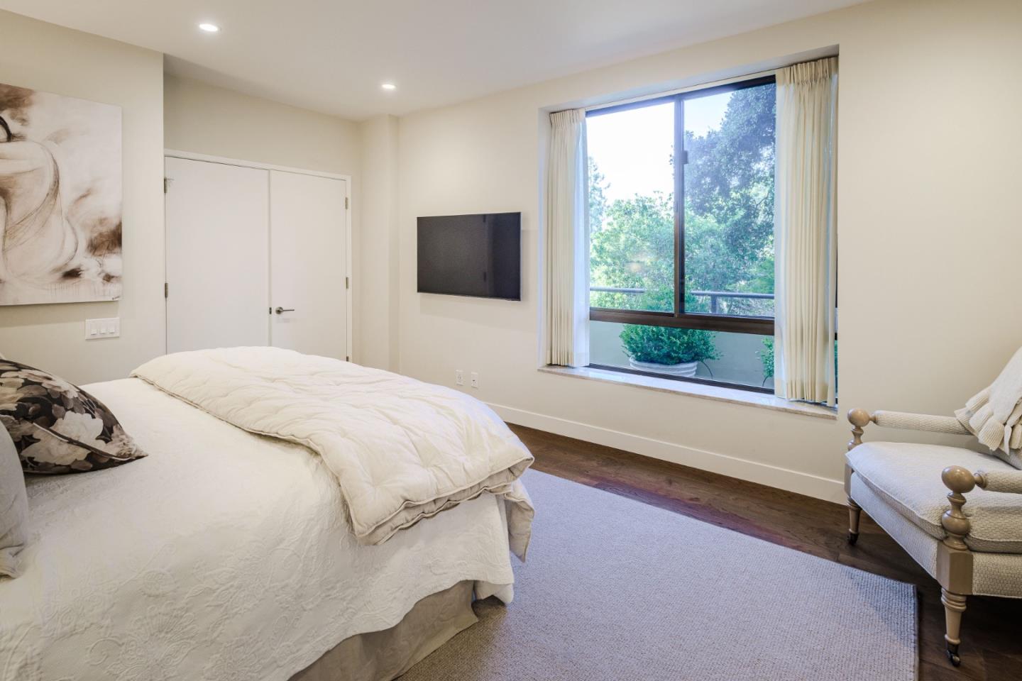 20 West 3rd Avenue 202